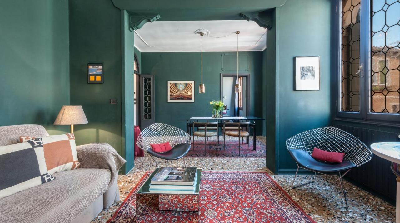 Stylish Renovated Apartment In The Heart Of The City Венеция Экстерьер фото